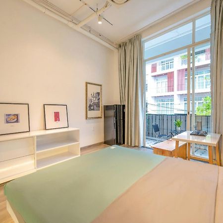 Q Hotel & Apartment Han Market Дананг Экстерьер фото