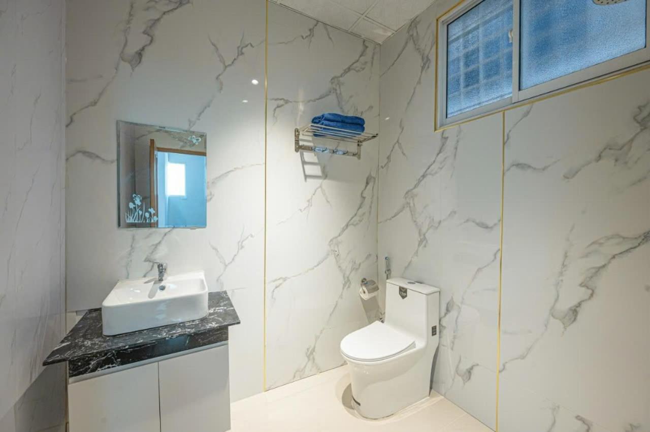 Q Hotel & Apartment Han Market Дананг Экстерьер фото