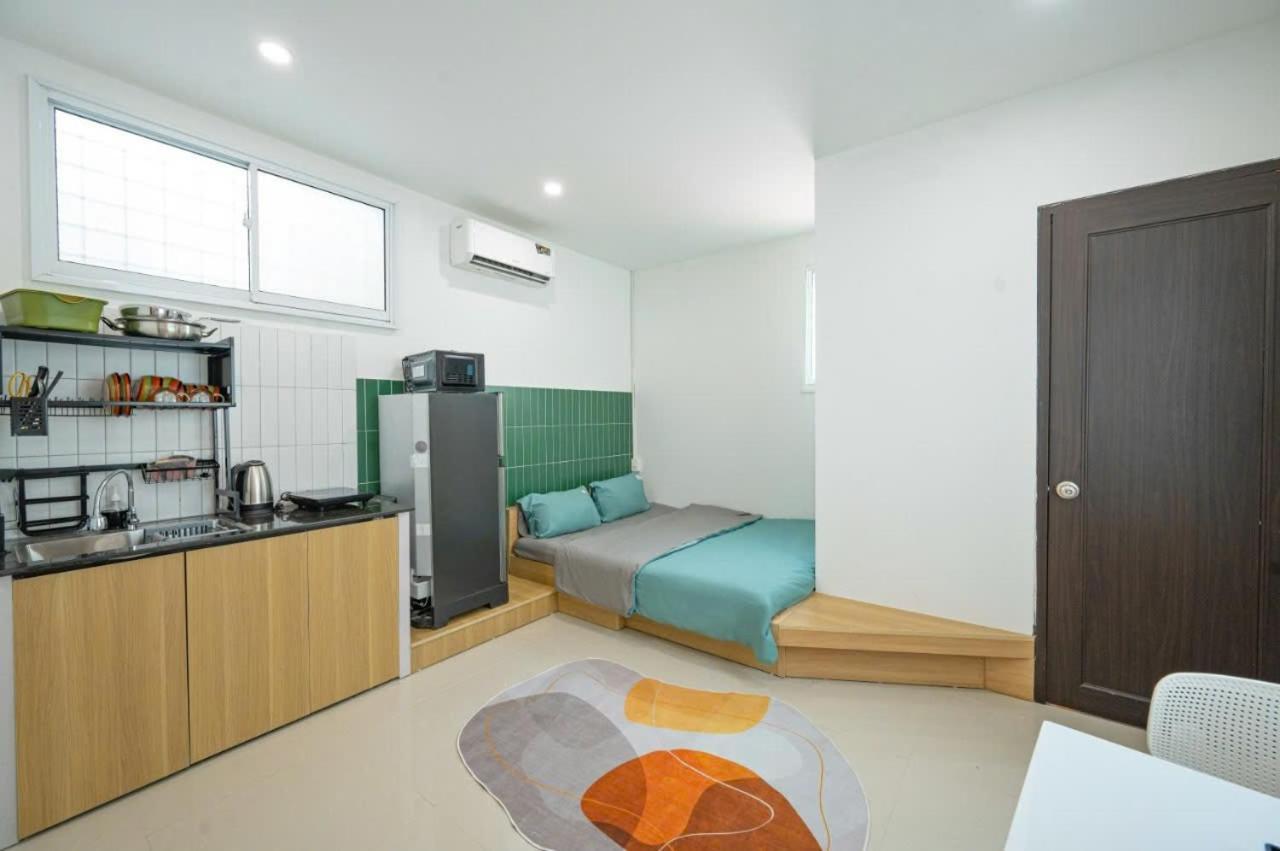 Q Hotel & Apartment Han Market Дананг Экстерьер фото