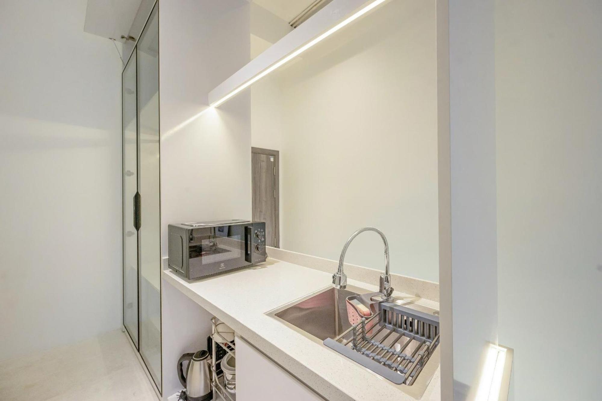 Q Hotel & Apartment Han Market Дананг Экстерьер фото