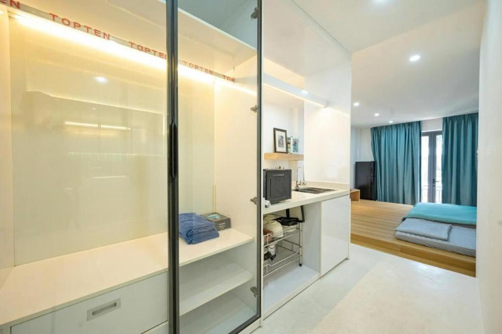 Q Hotel & Apartment Han Market Дананг Экстерьер фото